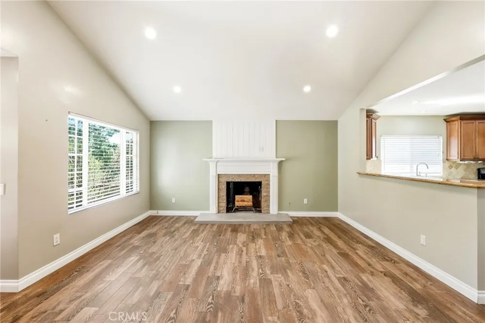 14015 Candlewood Sylmar, CA 91342