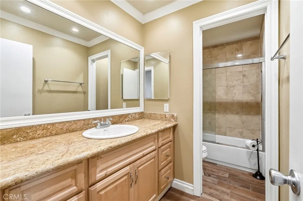 14015 Candlewood Sylmar, CA 91342
