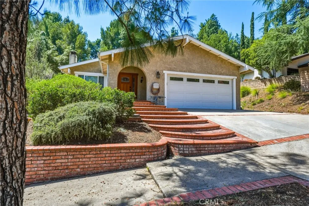 14015 Candlewood Sylmar, CA 91342