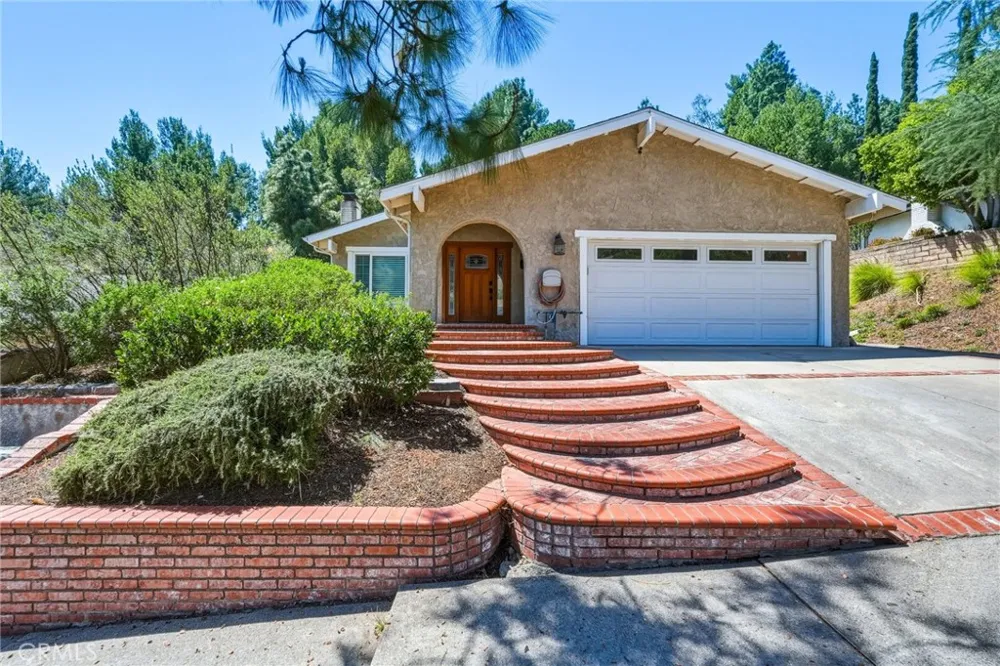 14015 Candlewood Sylmar, CA 91342