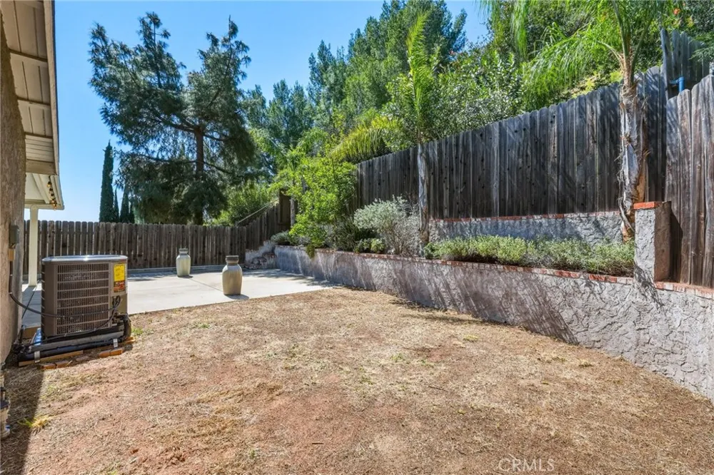 14015 Candlewood Sylmar, CA 91342