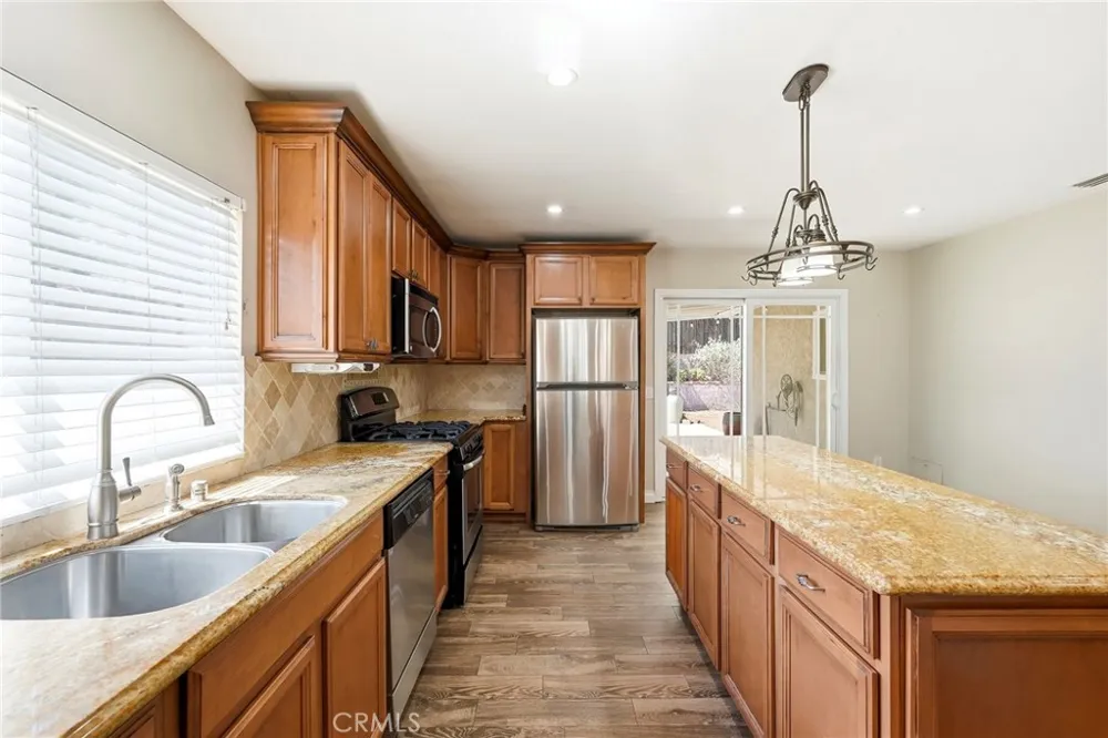 14015 Candlewood Sylmar, CA 91342