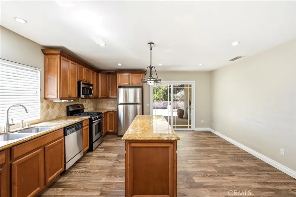 14015 Candlewood Sylmar, CA 91342