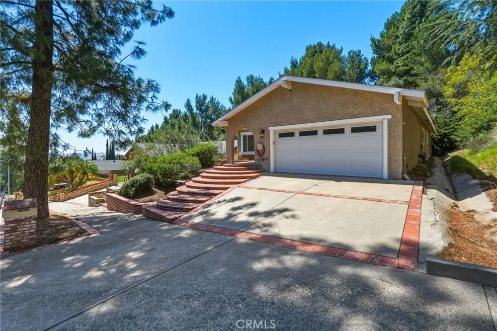 14015 Candlewood Sylmar, CA 91342