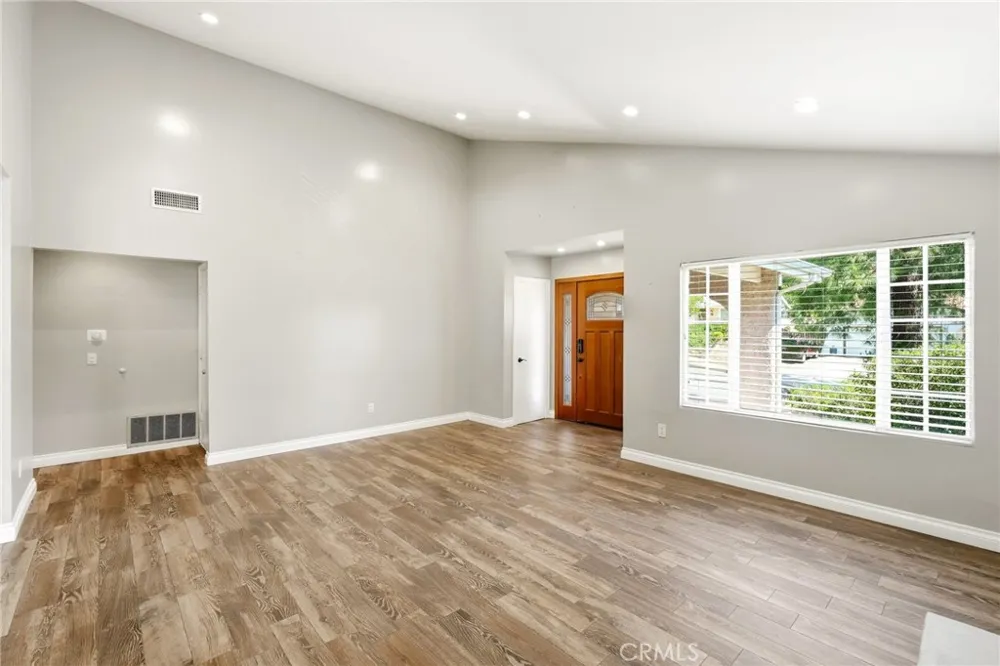 14015 Candlewood Sylmar, CA 91342