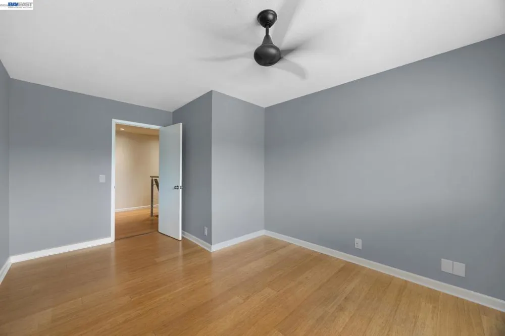 34 Chimney Rock Oakland, CA 94605