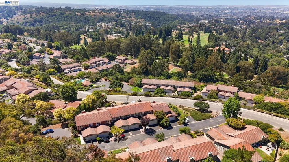 34 Chimney Rock Oakland, CA 94605