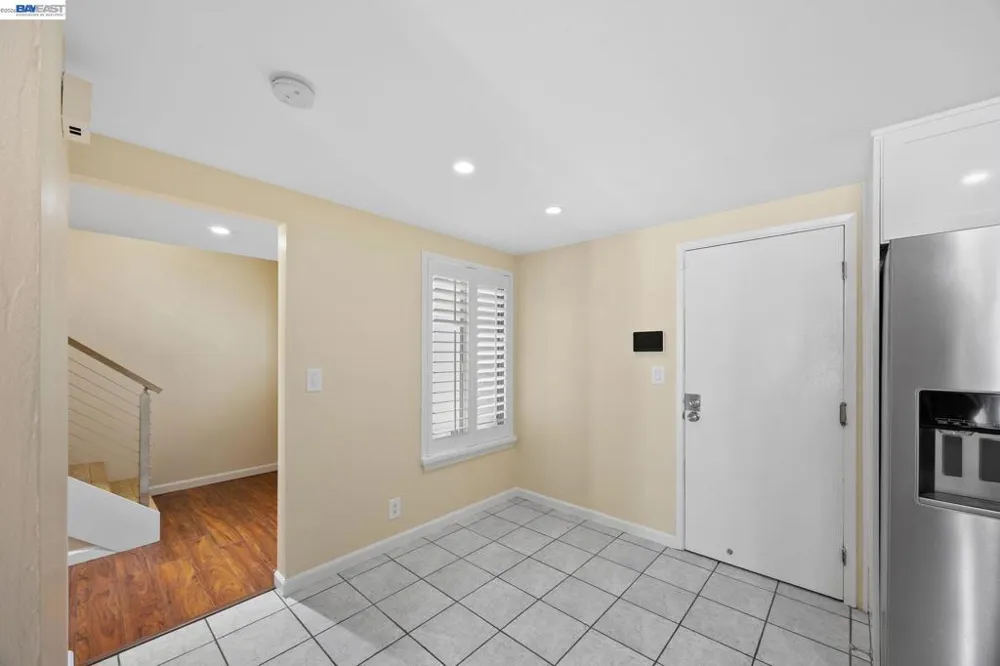 34 Chimney Rock Oakland, CA 94605