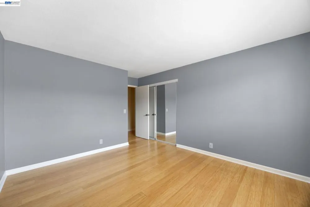 34 Chimney Rock Oakland, CA 94605
