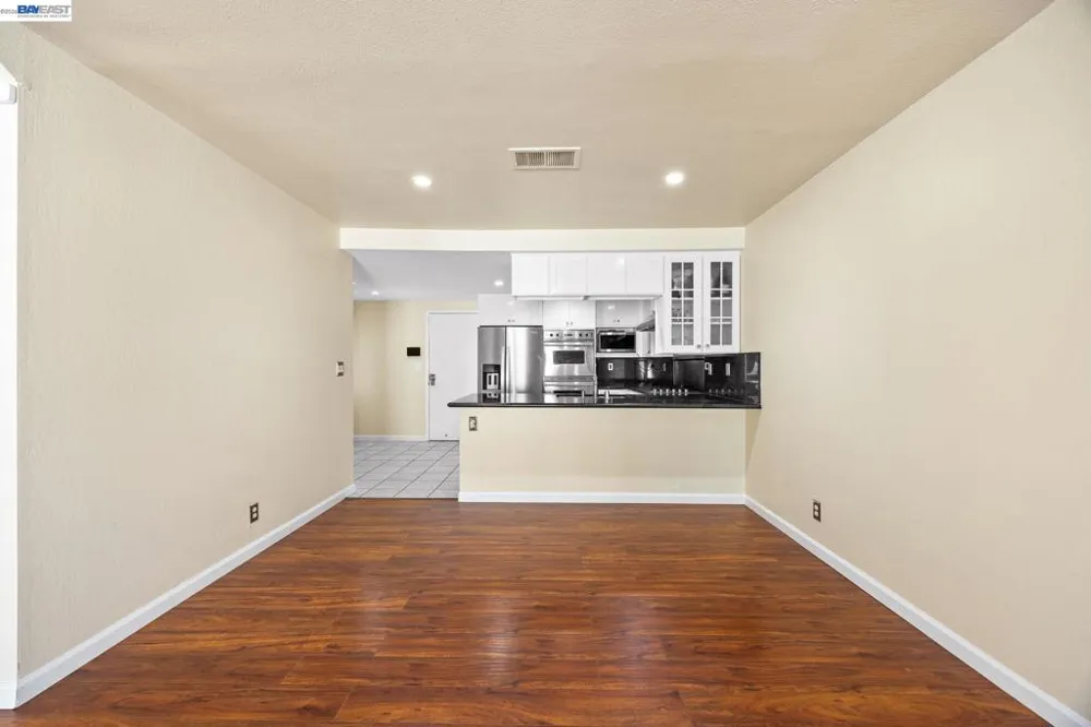 34 Chimney Rock Oakland, CA 94605