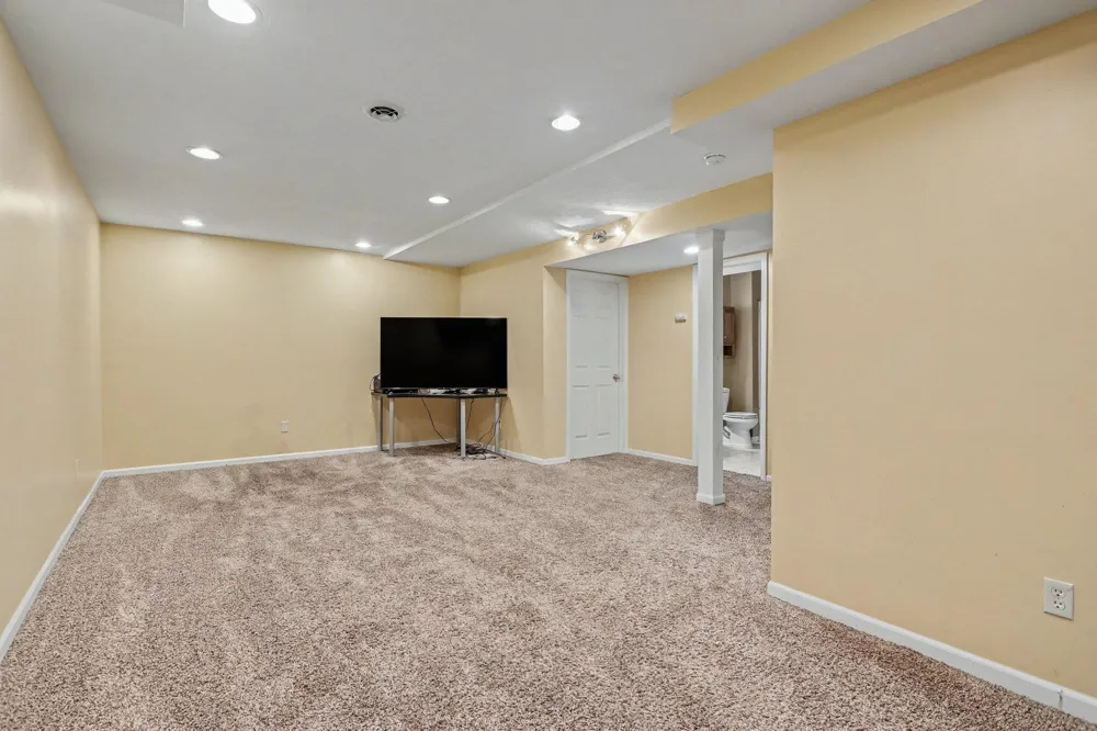 2233 Suncrest Breeze Berrien Springs, MI 49103