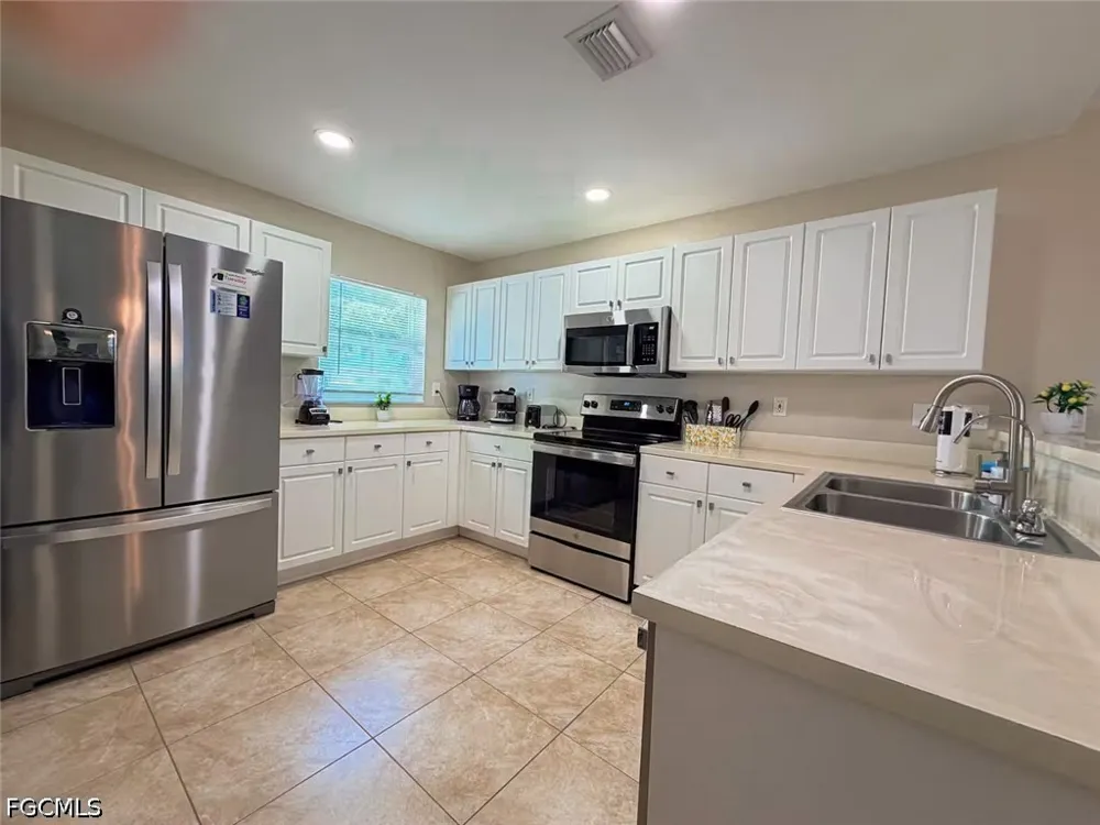 SW 8th Place Cape Coral, FL 33914