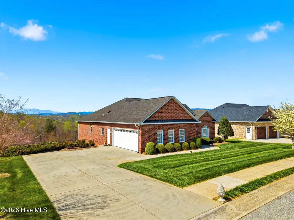 416 Huntington Woods Drive Lenoir, NC 28645