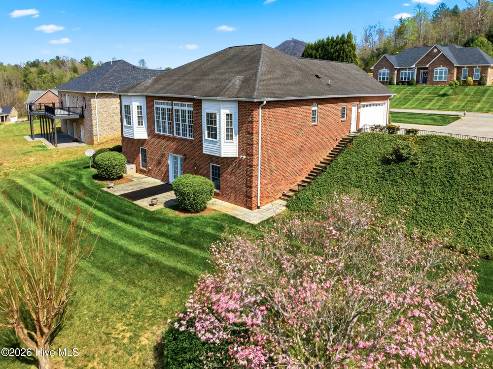 416 Huntington Woods Drive Lenoir, NC 28645