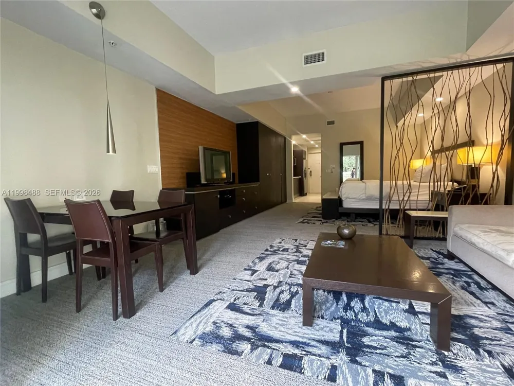 5300 NW 87th Ave #1103 Doral, FL 33178