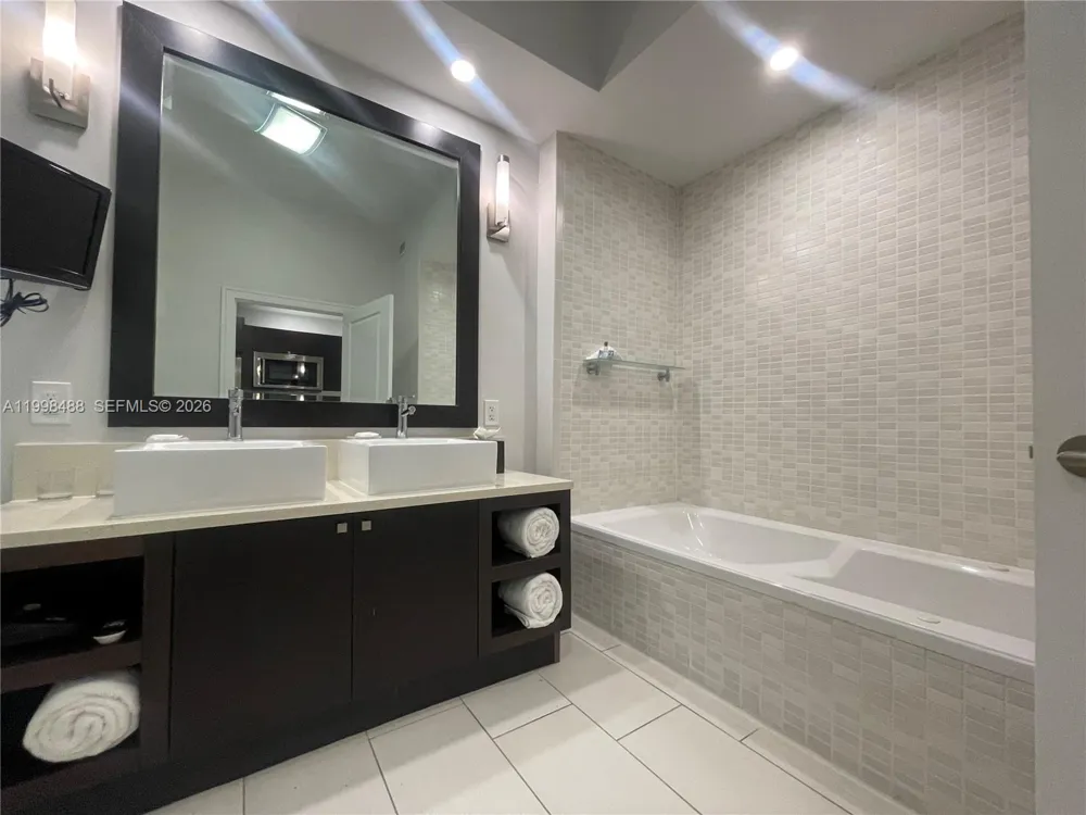 5300 NW 87th Ave #1103 Doral, FL 33178