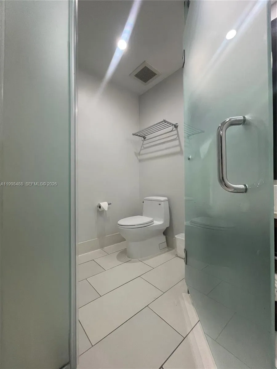5300 NW 87th Ave #1103 Doral, FL 33178