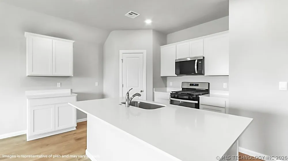 8602 E Galveston Street Broken Arrow, OK 74014