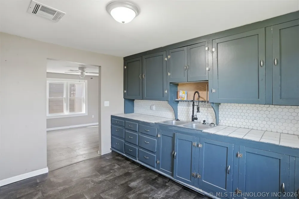2131 Edgewood Circle Cushing, OK 74023