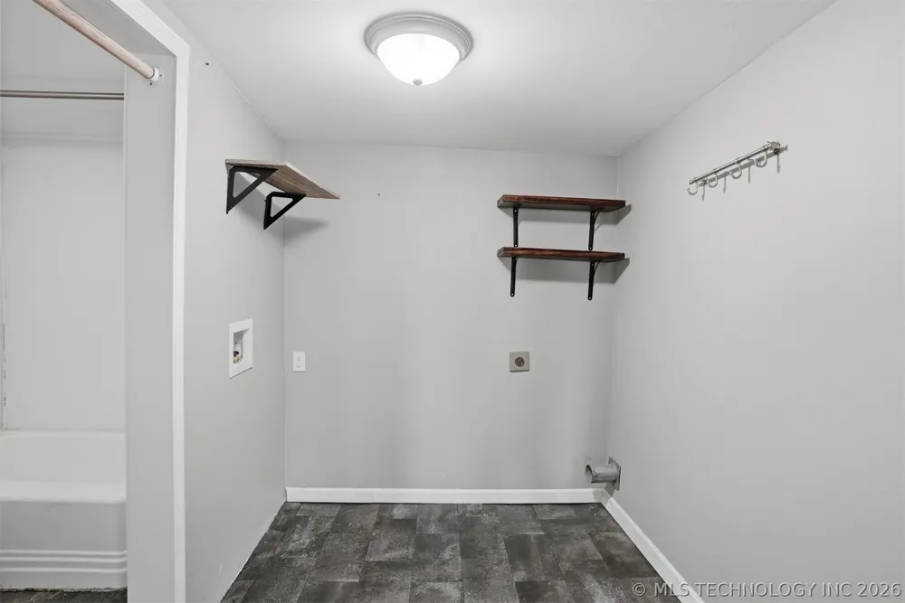 2131 Edgewood Circle Cushing, OK 74023
