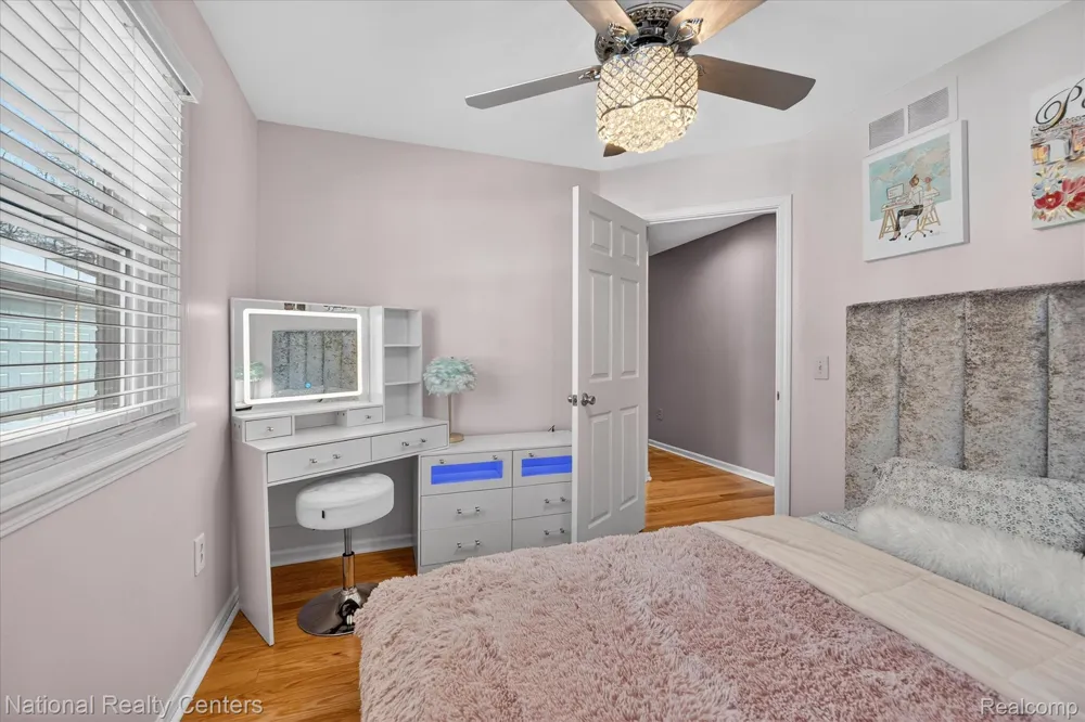 560 Black Oaks Trail Howell City, MI 48843
