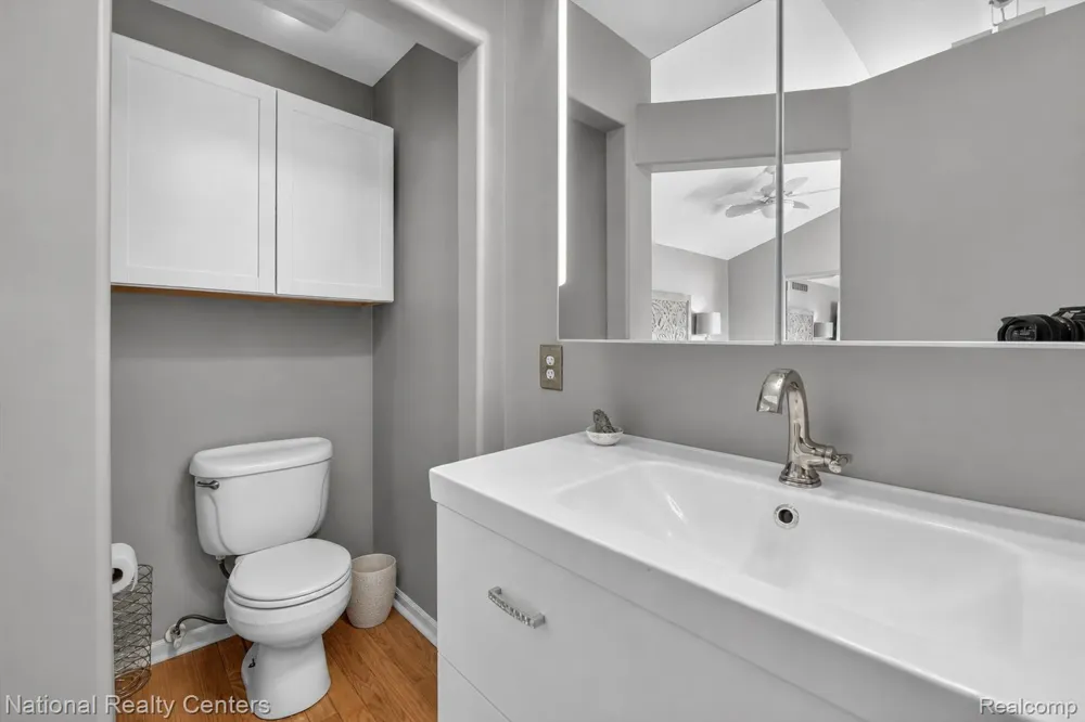 560 Black Oaks Trail Howell City, MI 48843