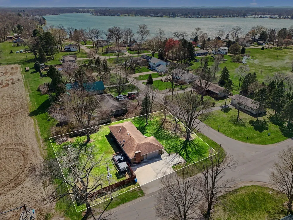 55019 Fisher Lake Road Park Township, MI 49093