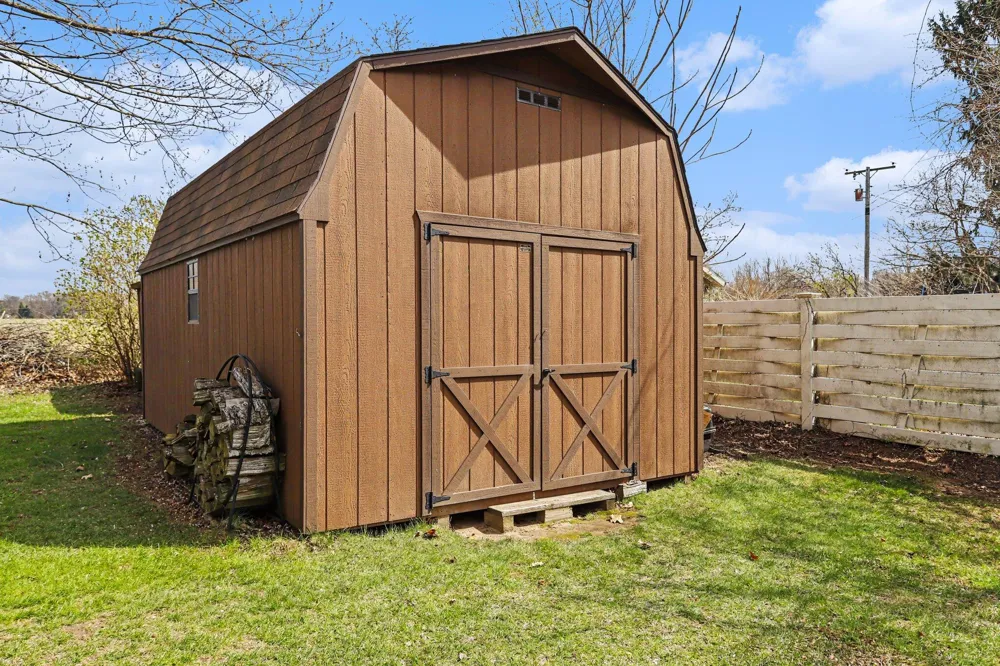 55019 Fisher Lake Road Park Township, MI 49093