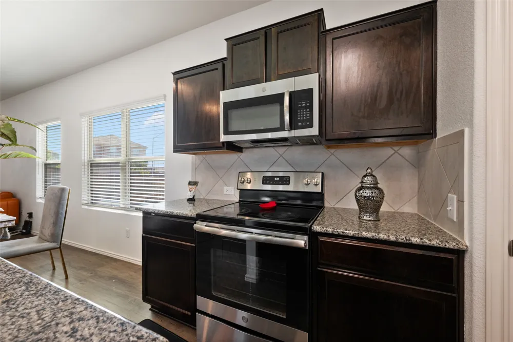 524 Circle Way #12F Jarrell, TX 76537