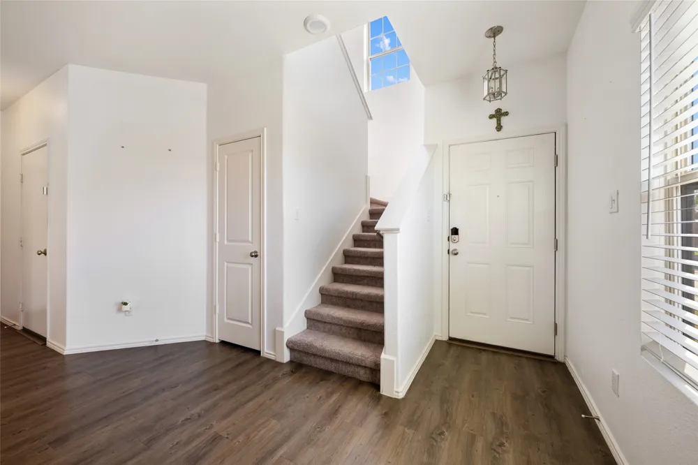 524 Circle Way #12F Jarrell, TX 76537