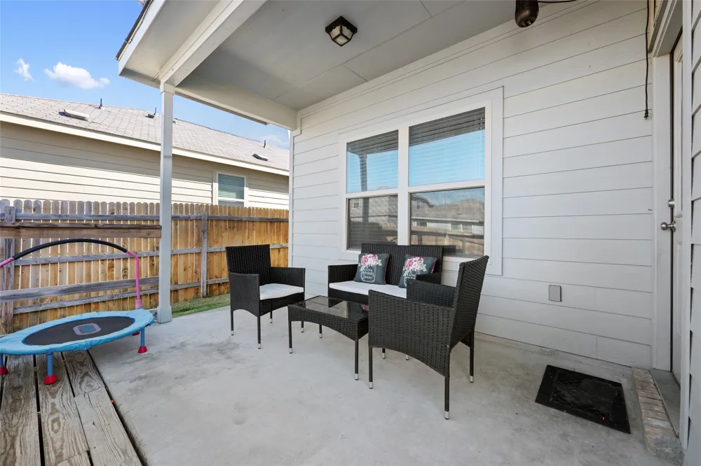 524 Circle Way #12F Jarrell, TX 76537