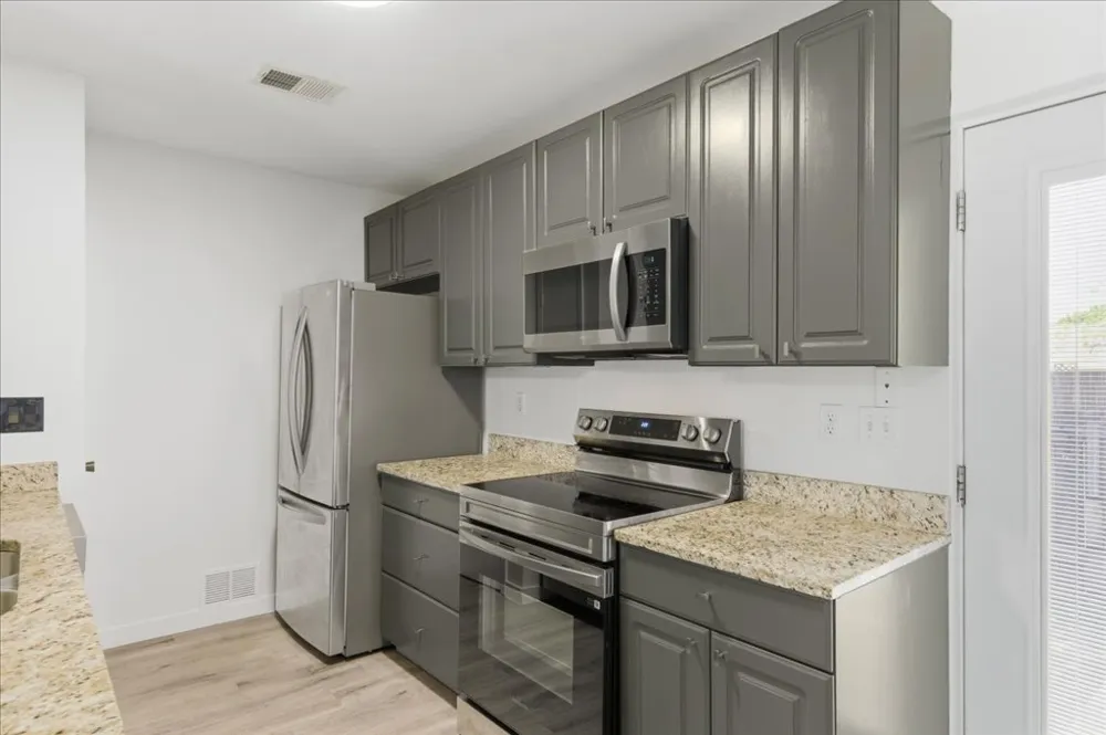 1015 E Yager Lane #18 Austin, TX 78753