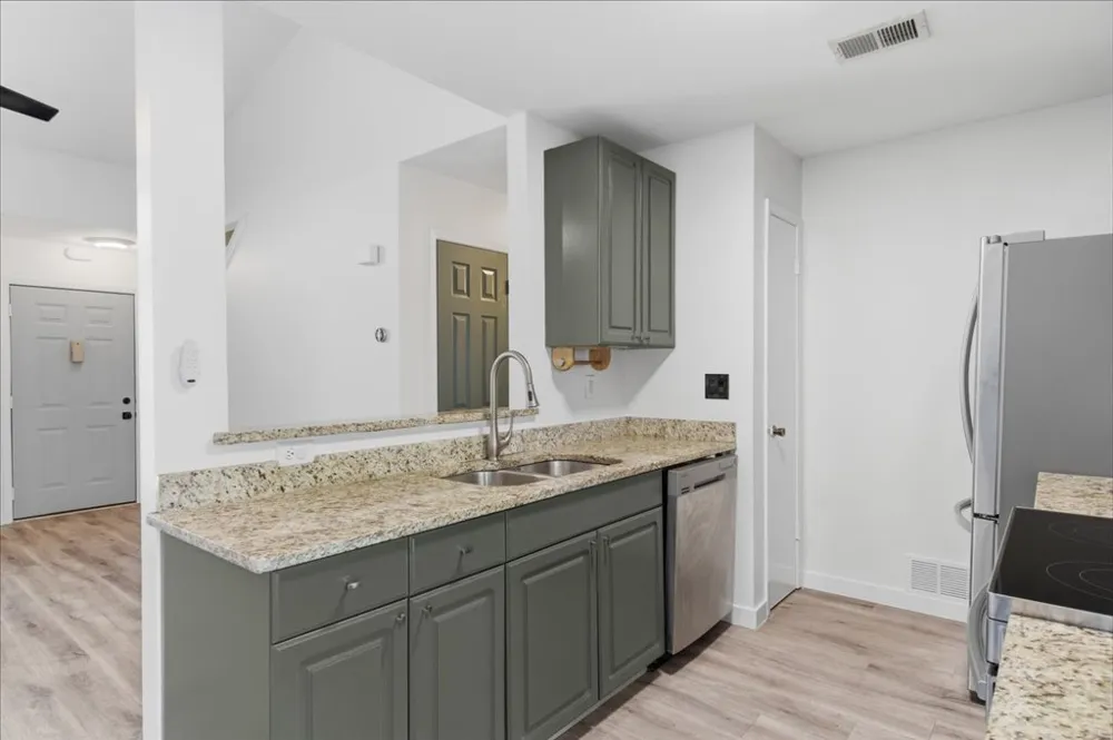 1015 E Yager Lane #18 Austin, TX 78753