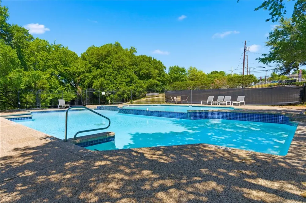 1015 E Yager Lane #18 Austin, TX 78753