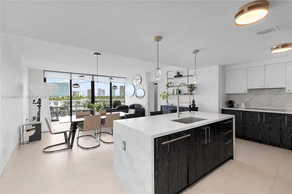 10201 E Bay Harbor Dr #507 Bay Harbor Islands, FL 33154