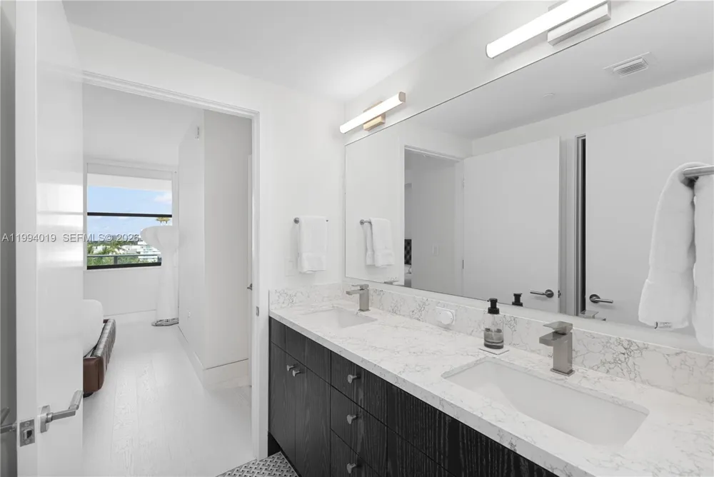 10201 E Bay Harbor Dr #507 Bay Harbor Islands, FL 33154