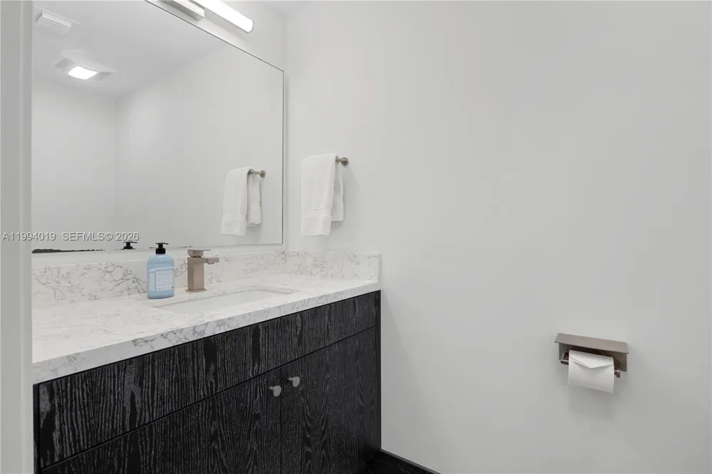 10201 E Bay Harbor Dr #507 Bay Harbor Islands, FL 33154