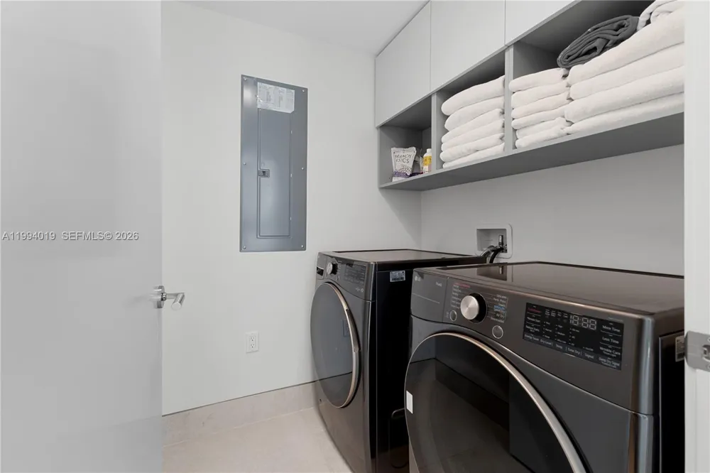 10201 E Bay Harbor Dr #507 Bay Harbor Islands, FL 33154