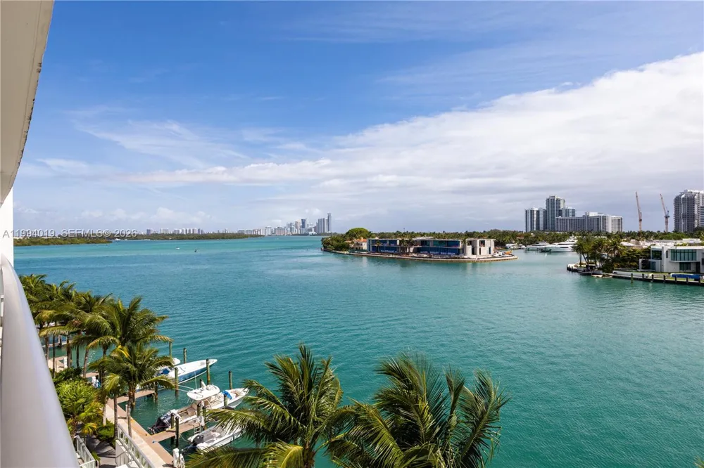 10201 E Bay Harbor Dr #507 Bay Harbor Islands, FL 33154