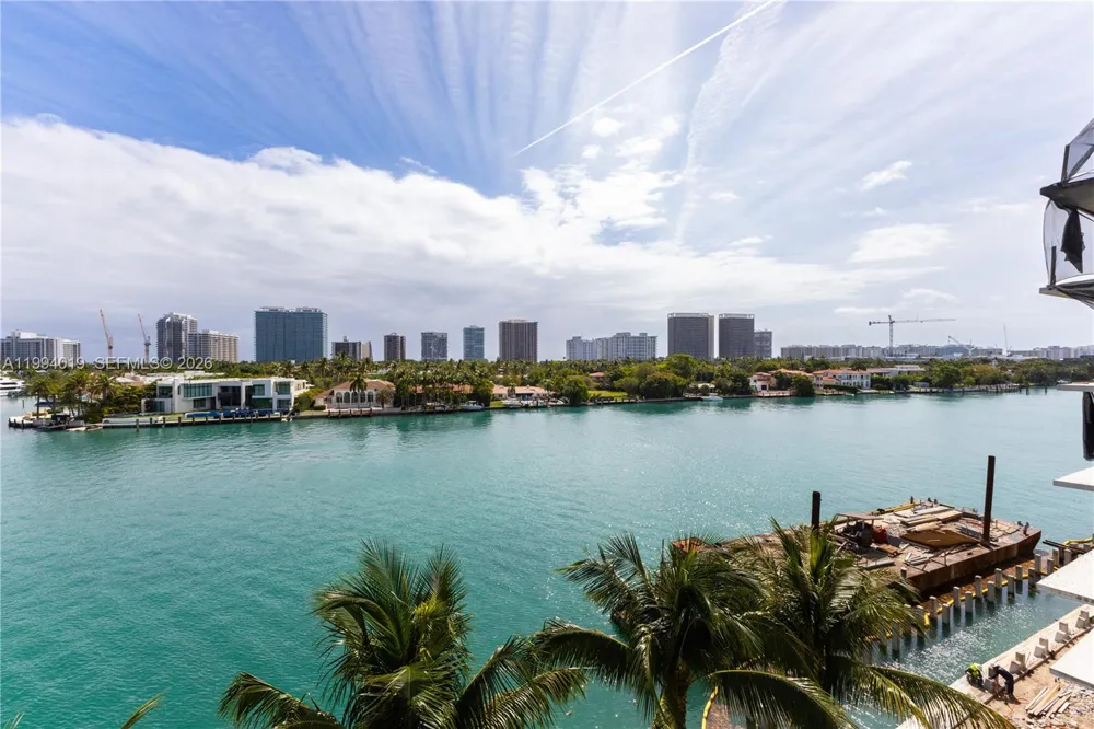 10201 E Bay Harbor Dr #507 Bay Harbor Islands, FL 33154