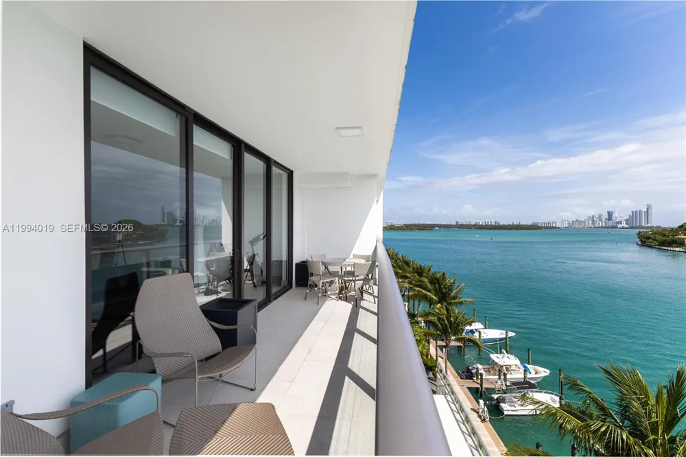 10201 E Bay Harbor Dr #507 Bay Harbor Islands, FL 33154