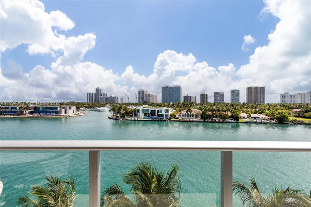 10201 E Bay Harbor Dr #507 Bay Harbor Islands, FL 33154