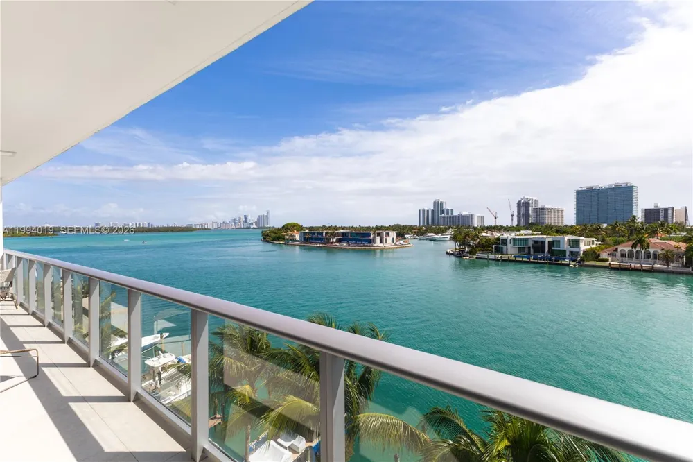 10201 E Bay Harbor Dr #507 Bay Harbor Islands, FL 33154