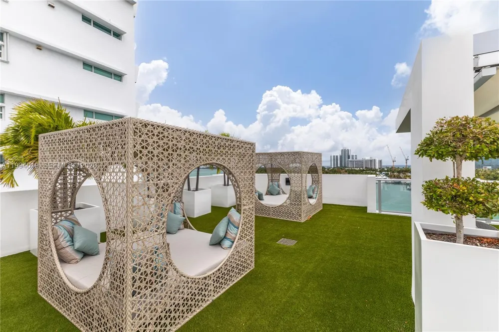 10201 E Bay Harbor Dr #507 Bay Harbor Islands, FL 33154