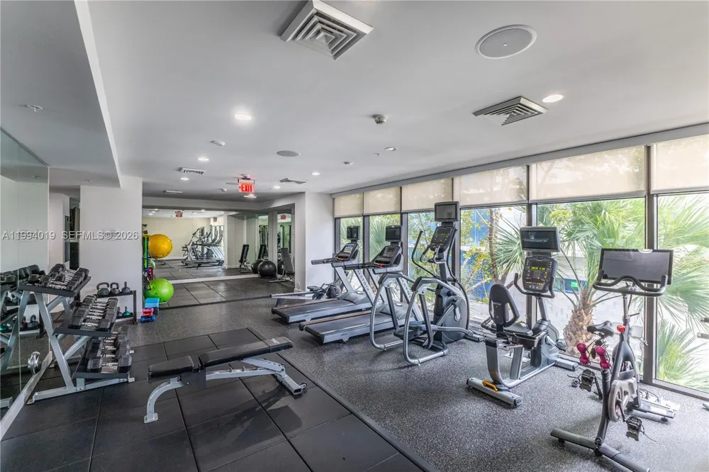 10201 E Bay Harbor Dr #507 Bay Harbor Islands, FL 33154