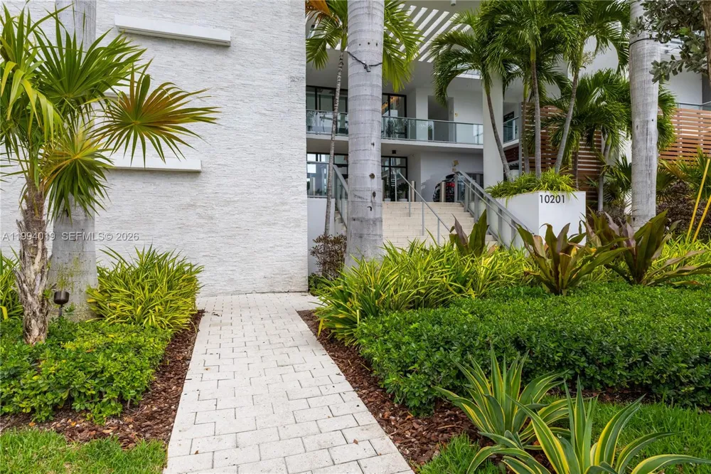 10201 E Bay Harbor Dr #507 Bay Harbor Islands, FL 33154