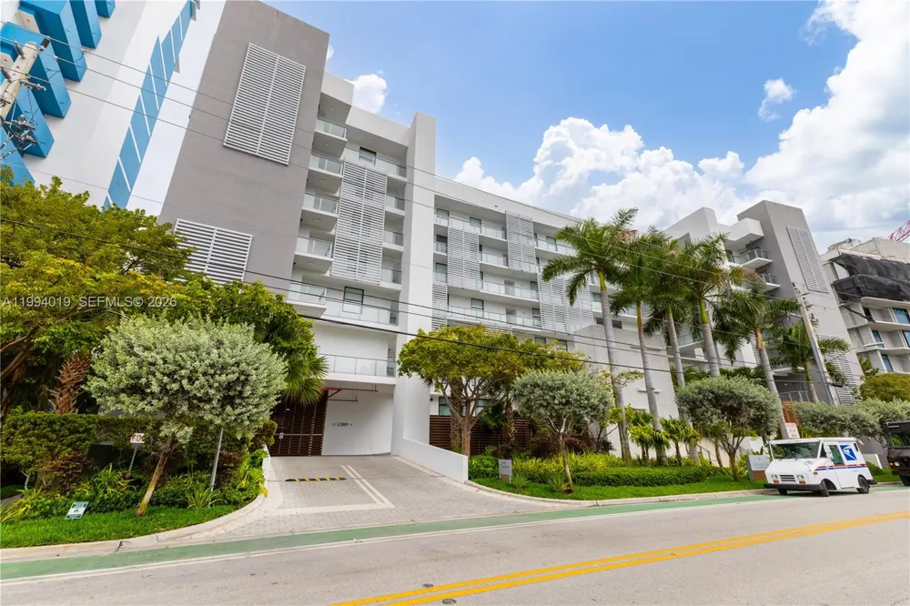 10201 E Bay Harbor Dr #507 Bay Harbor Islands, FL 33154