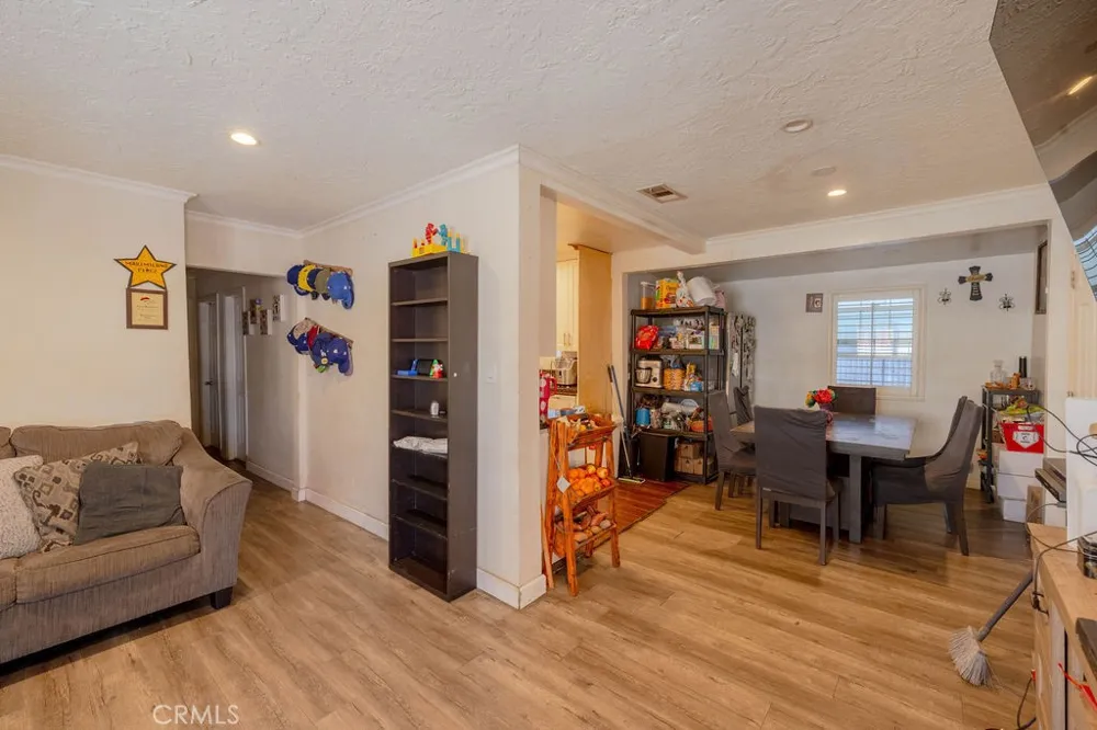 13360 Kelowna Arleta, CA 91331