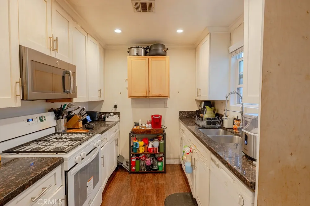 13360 Kelowna Arleta, CA 91331