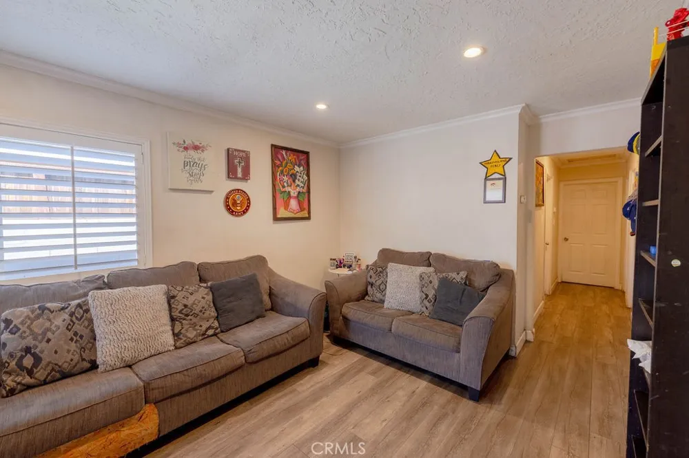 13360 Kelowna Arleta, CA 91331